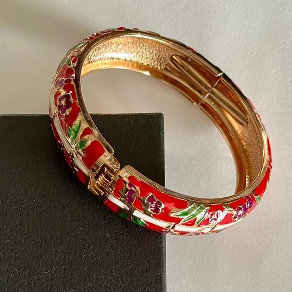 NWOT Hawaii Floral Hinged Bangle Bracelet - Picture 2 of 10